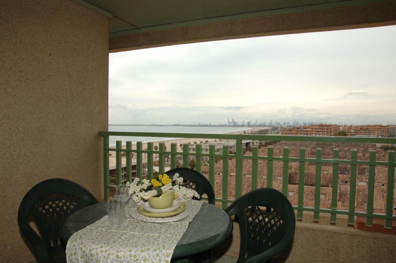 Accommodation Beach Apartments Valência Exterior foto
